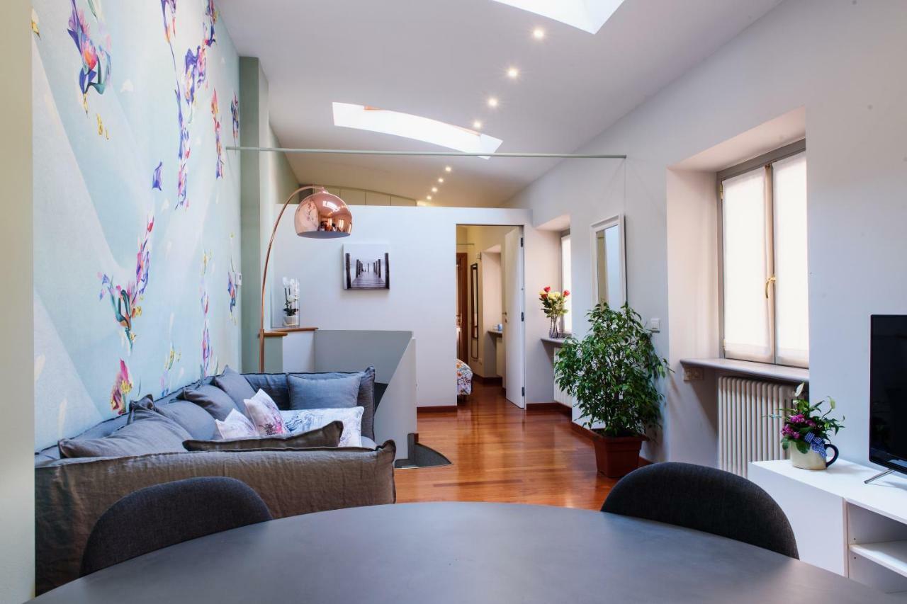 Lora Center Apartment Como Exterior photo